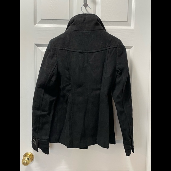 Urban Behaviour - Picture 3 of 3